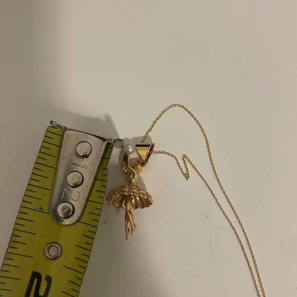 14 gold ballerina pendant with small Pearl and chain - Picture 5 of 5